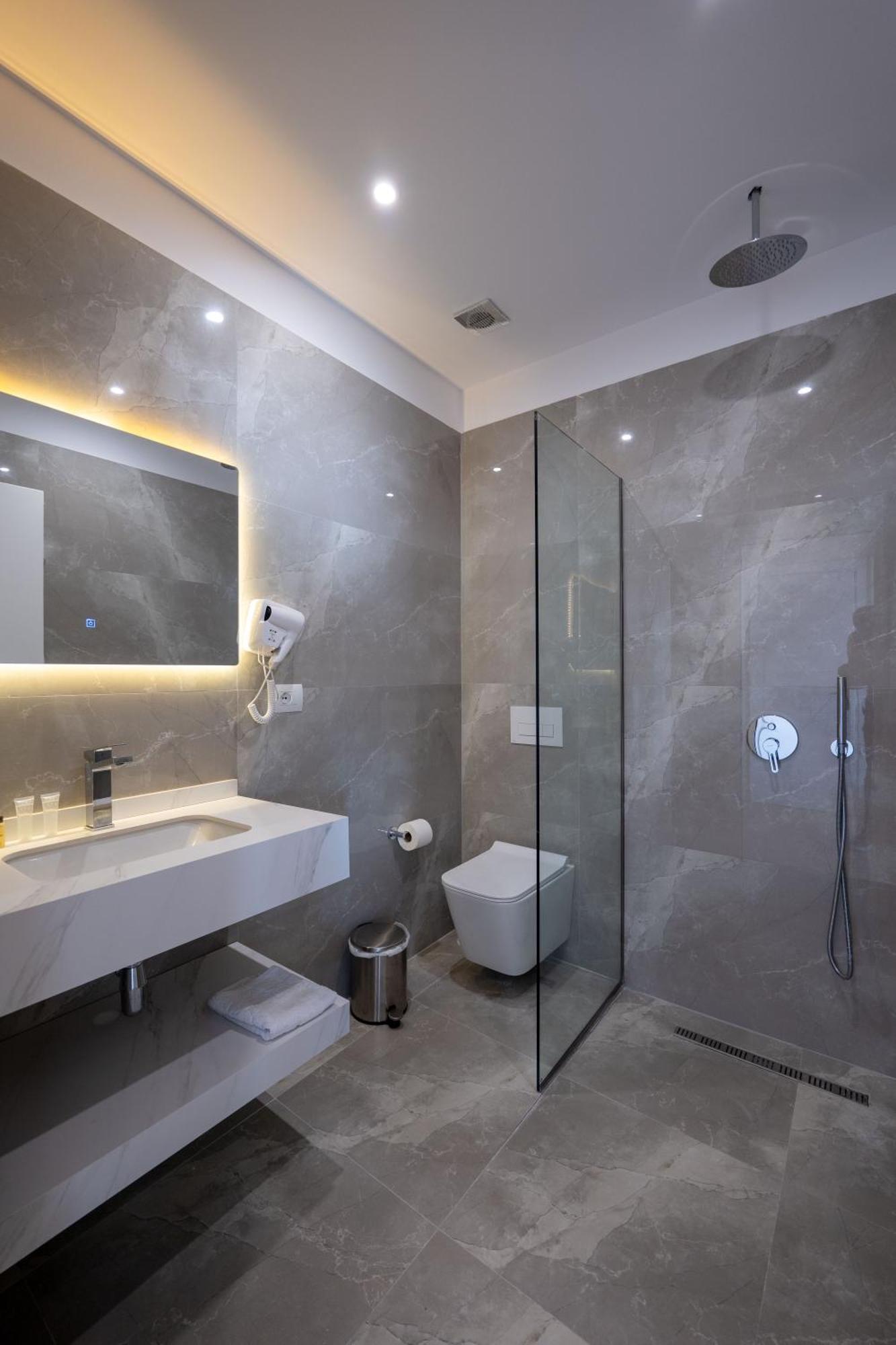 New Heaven Hotel Saranda Dış mekan fotoğraf