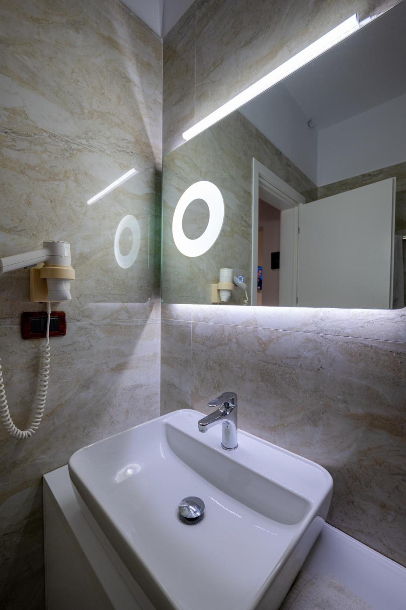 New Heaven Hotel Saranda Dış mekan fotoğraf